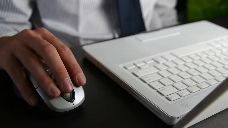 Euphoria's-Makeup-Artist-Donni-Davy