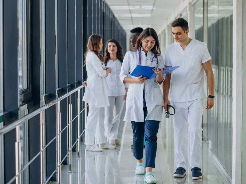 Balancing-the-pros-and-cons-of-AI-in-healthcare