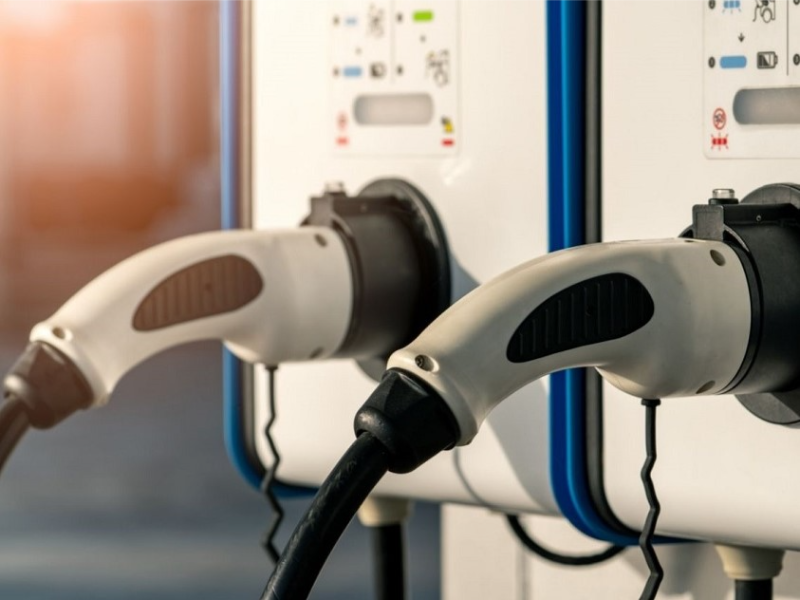 24-07-ev-charger-universal