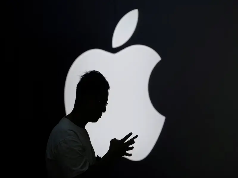 JPMorgan targets Apple credit card deal