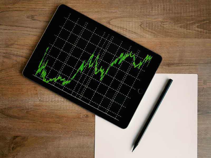 Western Digital Corp surpasses quarterly profit estimates
