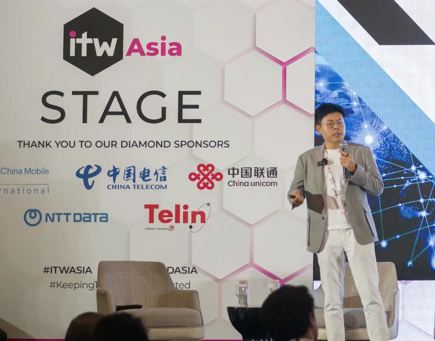 lu-heng-itw-asia