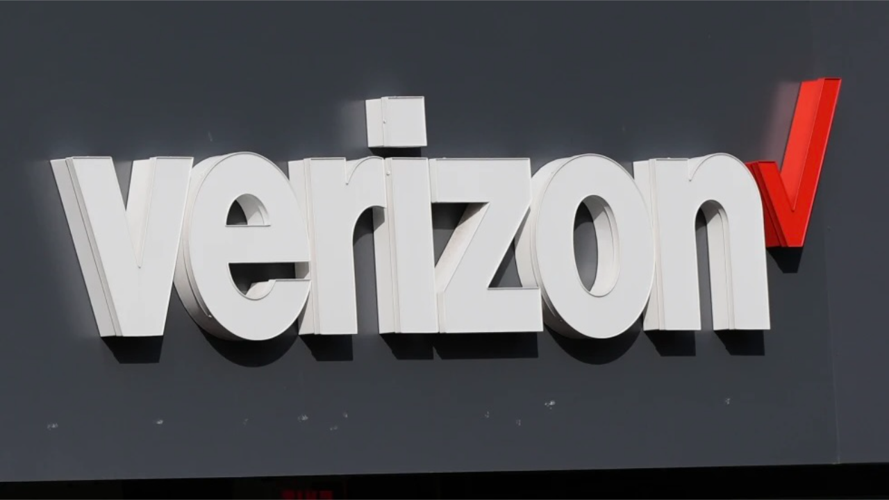 Verizon cuts 13,000 jobs to reorient its business operations