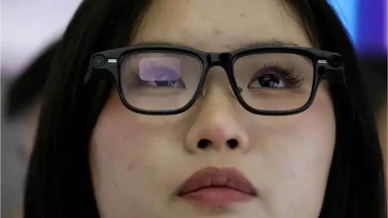 Alibaba enters AI wearables race with new Quark glasses