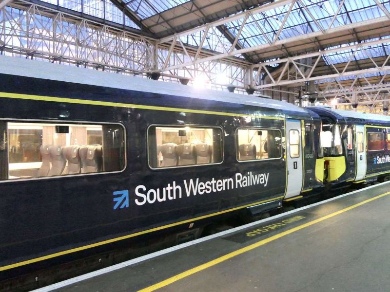 south-western-railway-trials-starlink-satellite-internet-on-trains