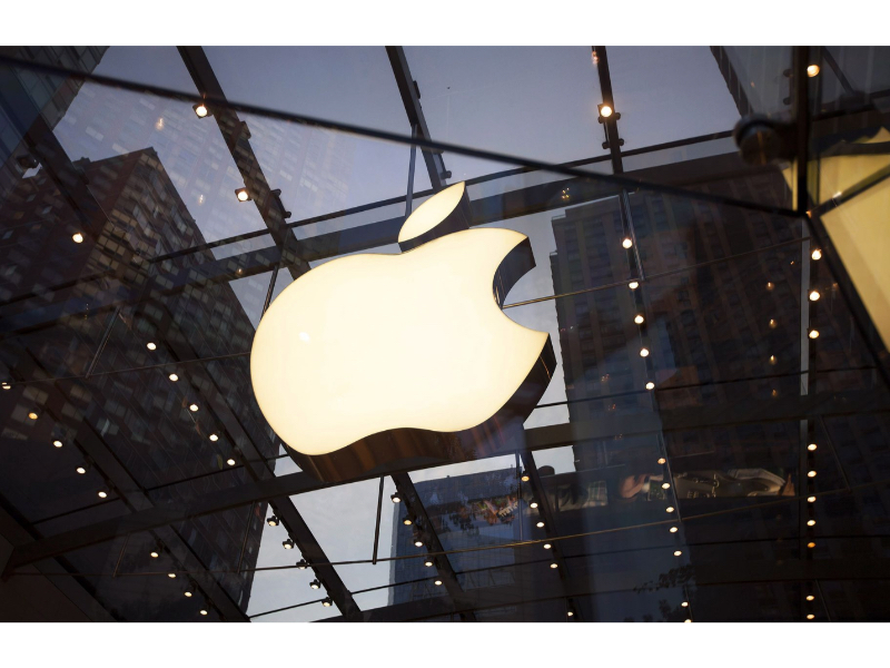 Apple tops global smartphone market in 2025 with 20 % share, Counterpoint says