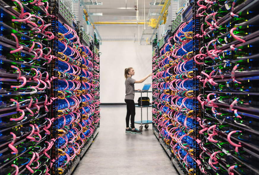 Server-racks-in-modern-facility-designed-for-AI-infrastructure