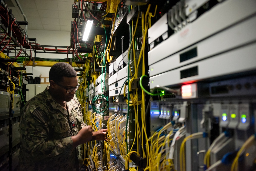 VoIP Networks y AS400106 muestran la frontera entre un registro ASN y una ruta activa