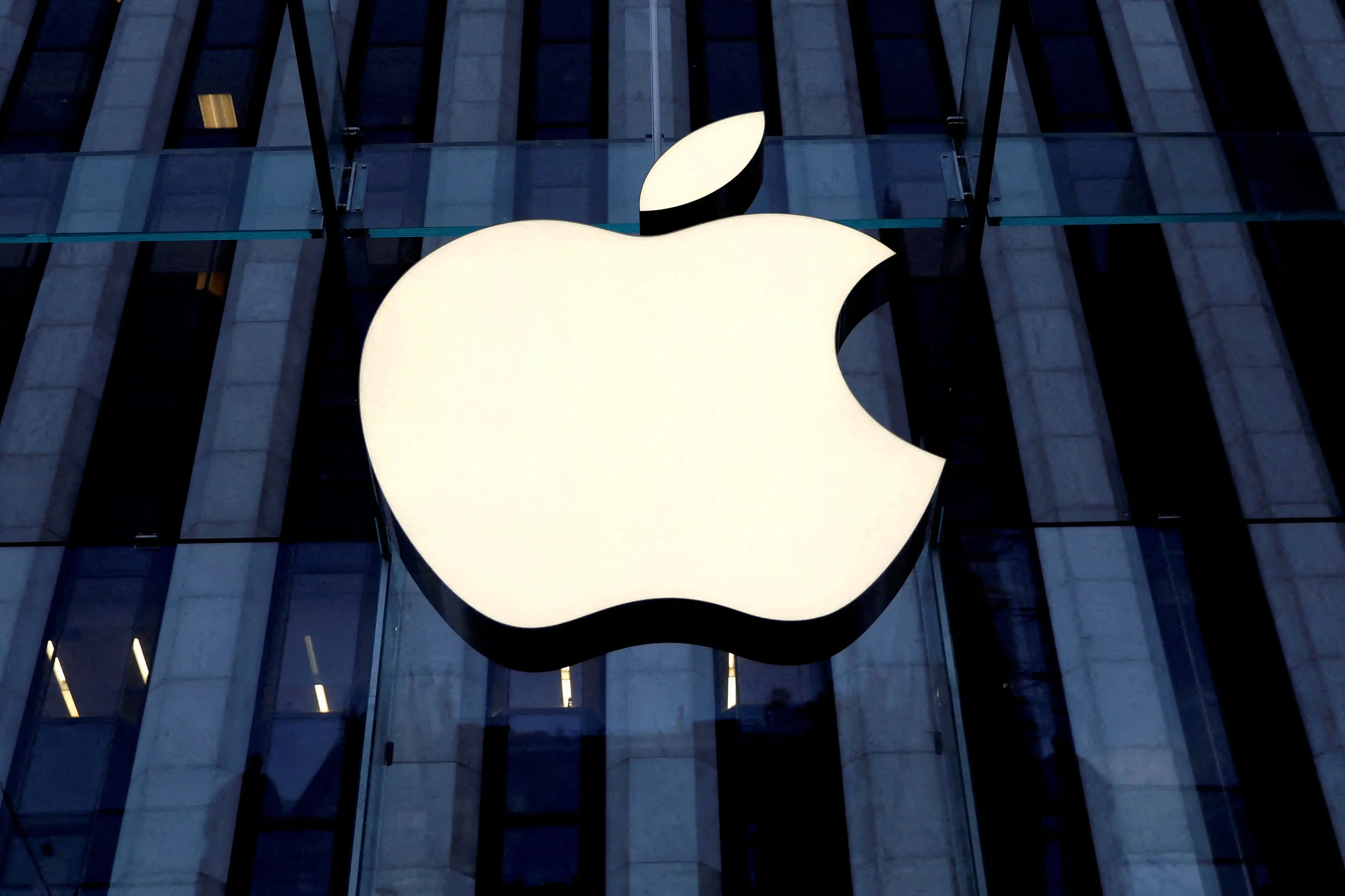 Volume of Apple sales underperforms Huawei, Xiaomi on China's Singles Day - data.