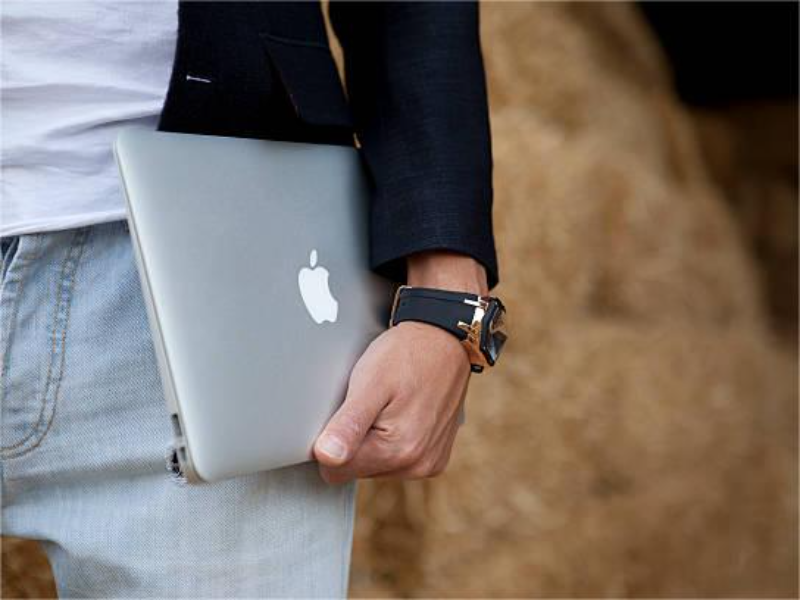 Apple uses AI technology to overhaul Mac product line